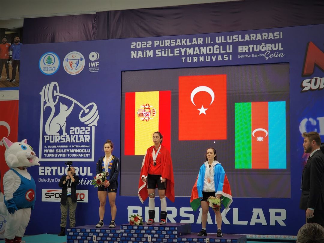 Ağırlıqqaldıranımızdan 3 bürünc medal